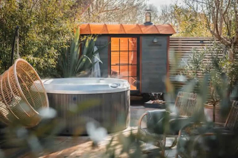 outdoor sauna hut and cold plunge bath